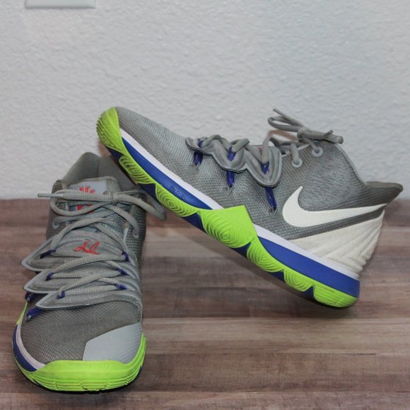 Nike Boys Kyrie 5 Wolf AQ2456-099 Grey Lime Blast Basketball Sneakers Size 6 Y - Picture 9 of 12
